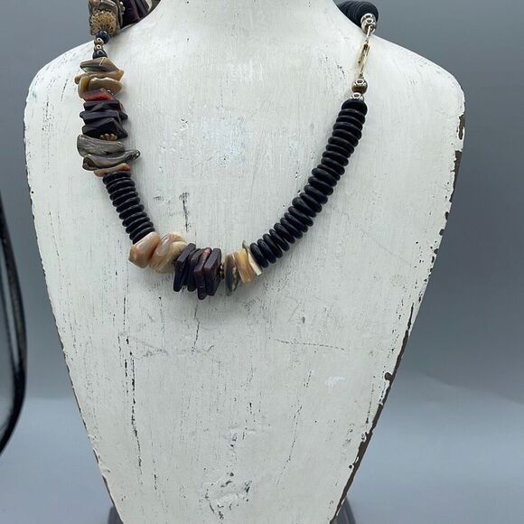 Heishe style shell disks and shell necklace. Ethnic boho - Picture 4 of 9